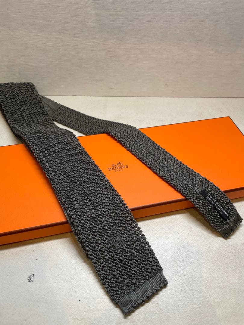 【新品未使用】HERMES グレー ニットボウタイ 成人式向け