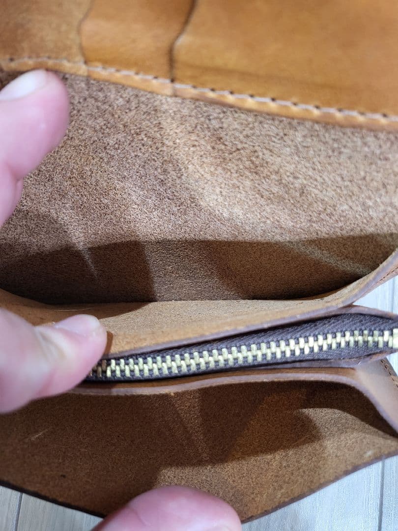 HTC 装飾付きウォレット