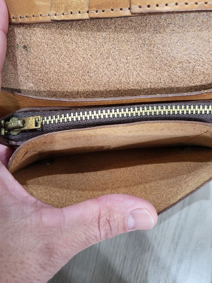 HTC 装飾付きウォレット