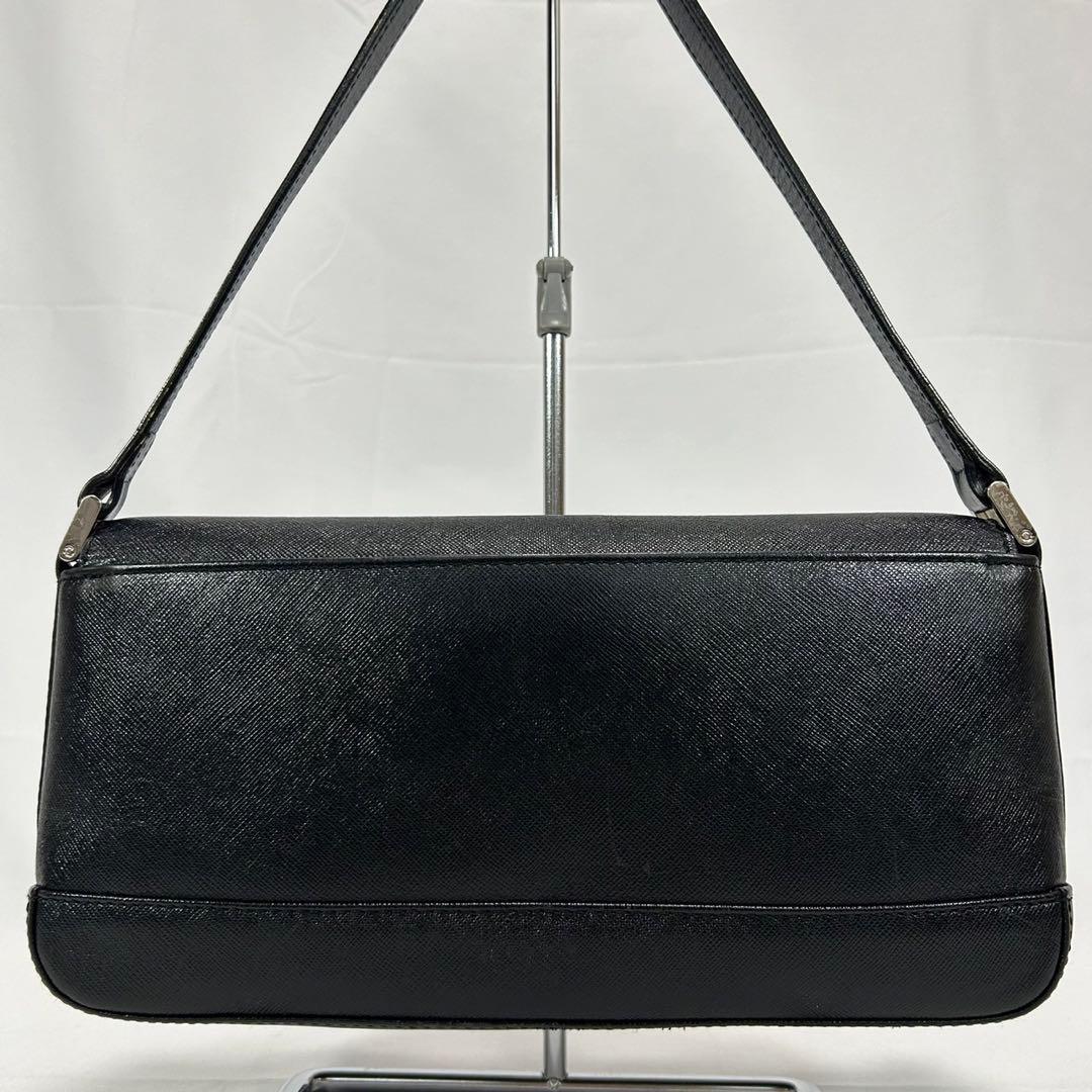 【極美品】バーバリー ワンハンドバッグ レザー ノバチェック 肩掛け 黒 ロゴ