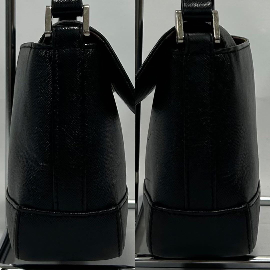 【極美品】バーバリー ワンハンドバッグ レザー ノバチェック 肩掛け 黒 ロゴ