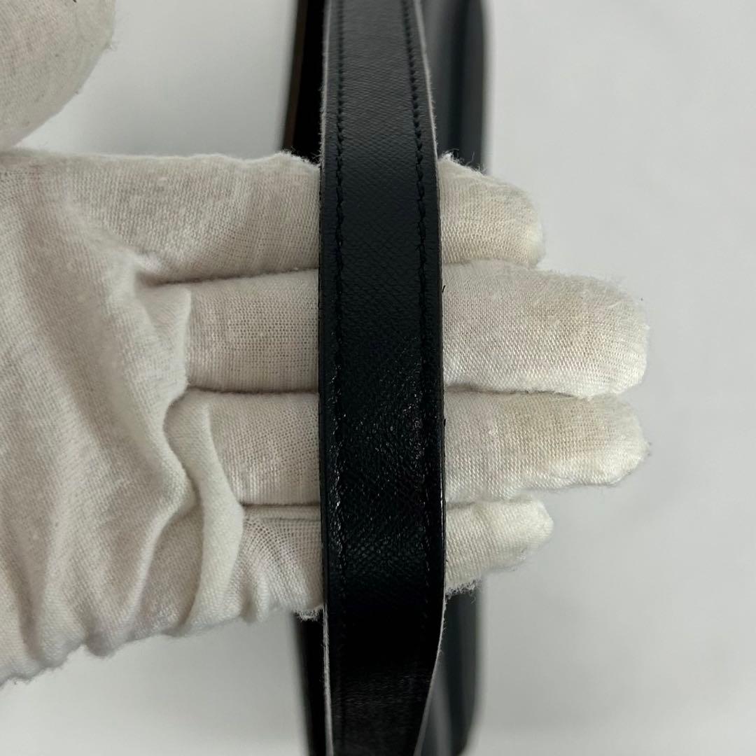 【極美品】バーバリー ワンハンドバッグ レザー ノバチェック 肩掛け 黒 ロゴ