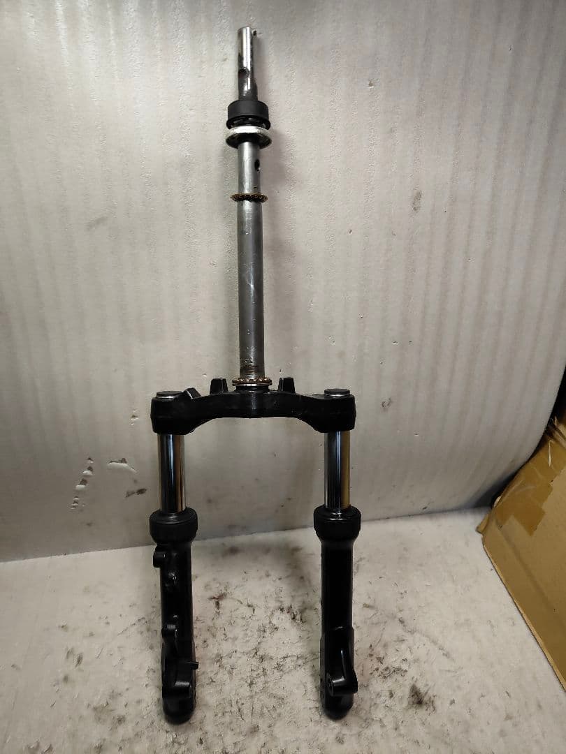 4型シグナスX 純正ステムアンダーブラケット フォーク左右 要手直し