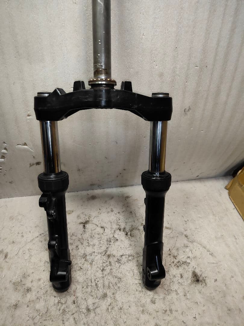 4型シグナスX 純正ステムアンダーブラケット フォーク左右 要手直し