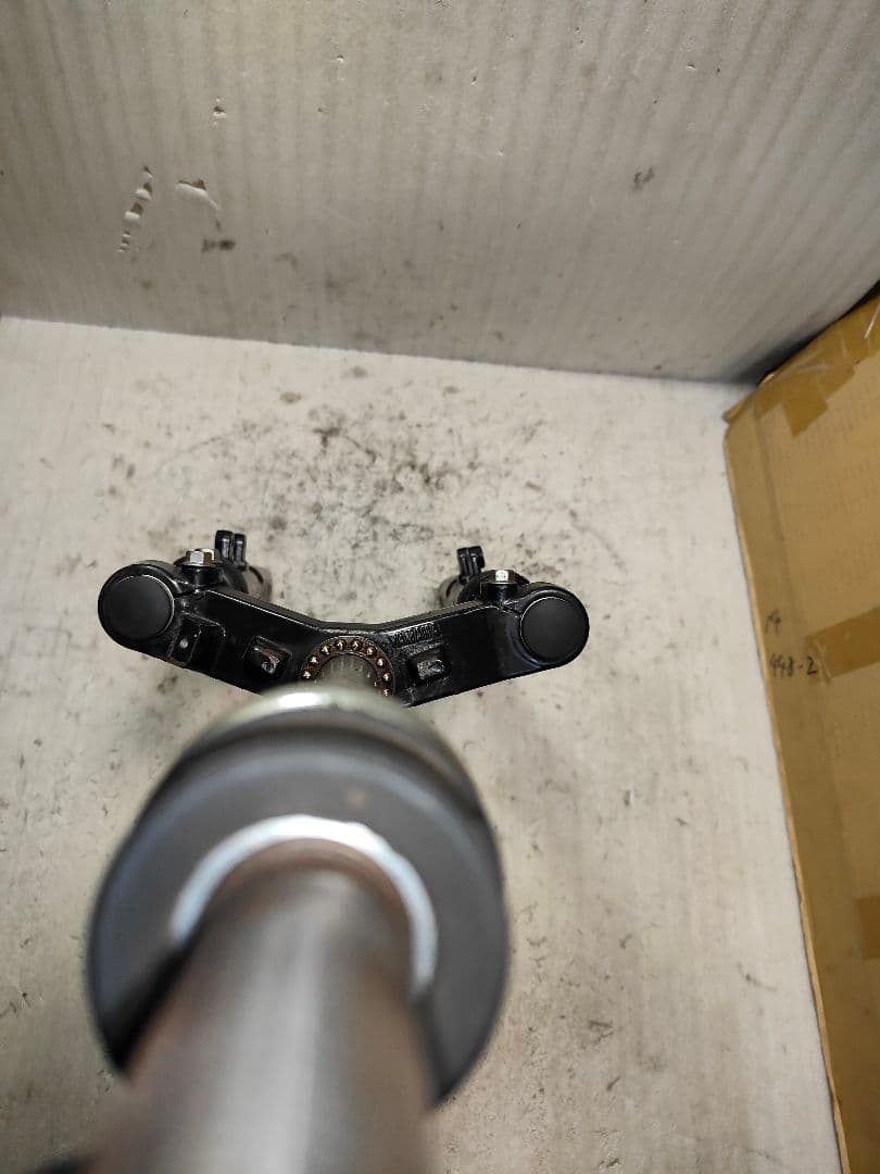 4型シグナスX 純正ステムアンダーブラケット フォーク左右 要手直し