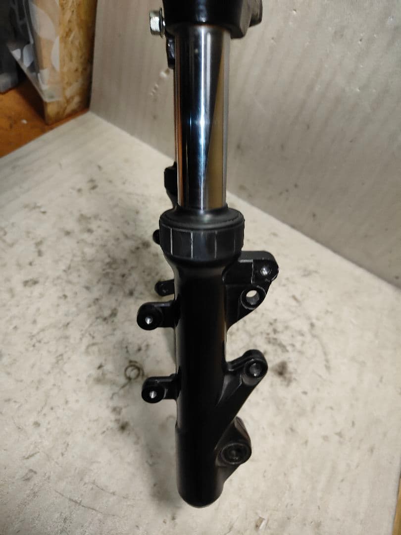 4型シグナスX 純正ステムアンダーブラケット フォーク左右 要手直し