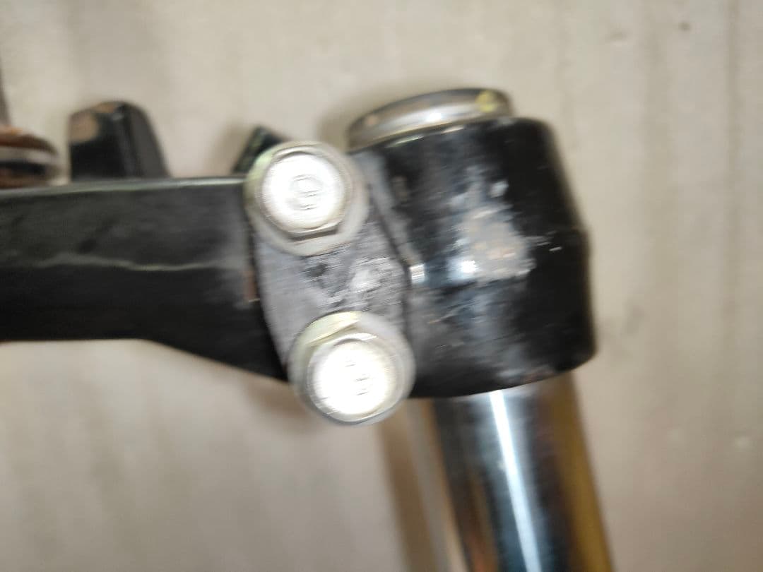 4型シグナスX 純正ステムアンダーブラケット フォーク左右 要手直し