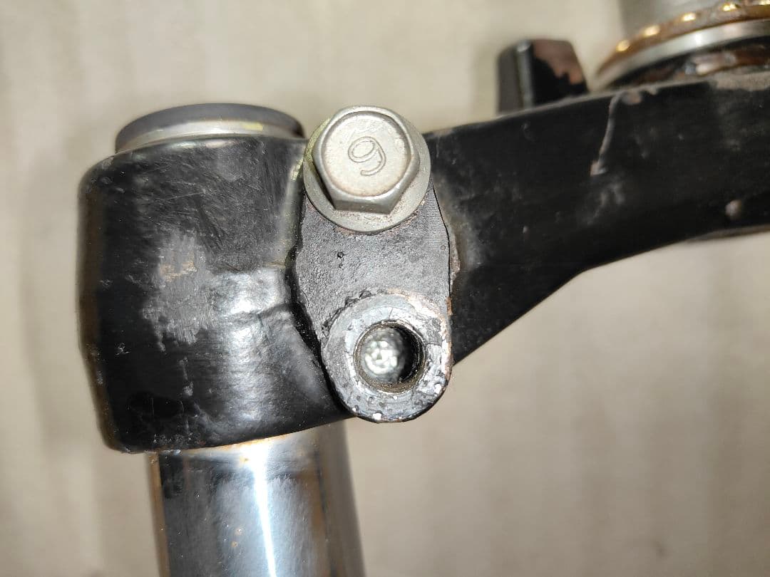 4型シグナスX 純正ステムアンダーブラケット フォーク左右 要手直し