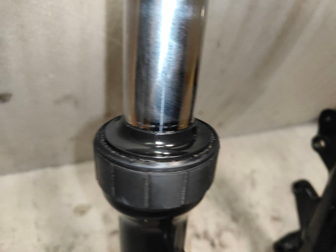 4型シグナスX 純正ステムアンダーブラケット フォーク左右 要手直し