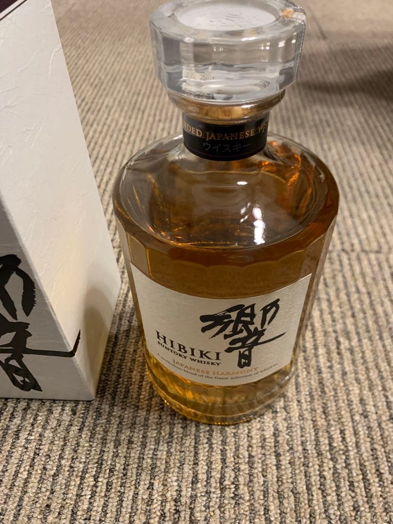 サントリー　響　ジャパニーズハーモニー　 700ml　１本