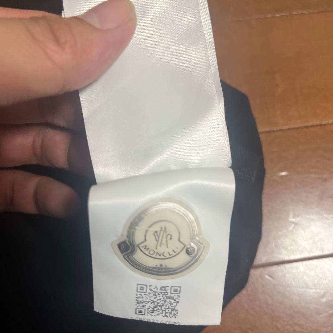 MONCLER 黒 Tシャツ