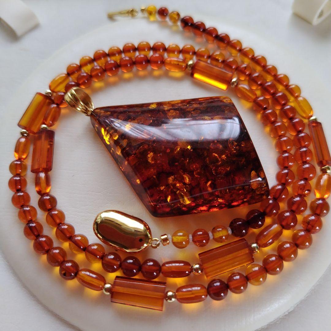 K18 迫力の特大トップ付き、本琥珀のセミロングネックレス