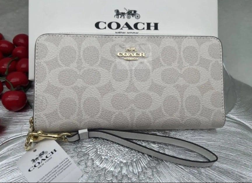 未使用 COACH 長財布 ライトグレー レザー