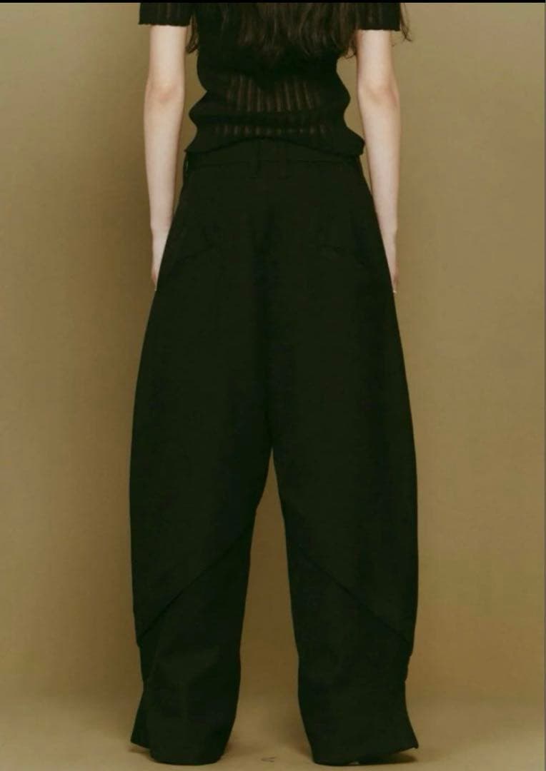 Knuth Marf フロントスリットパンツ 黒