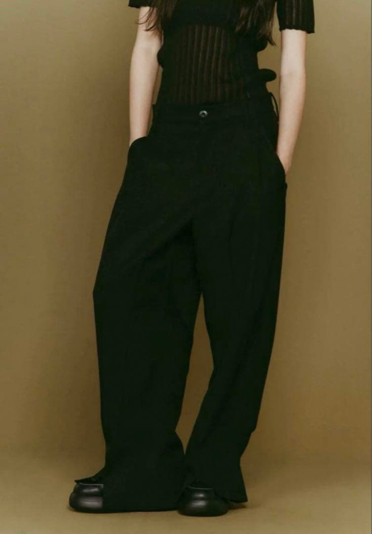 Knuth Marf フロントスリットパンツ 黒