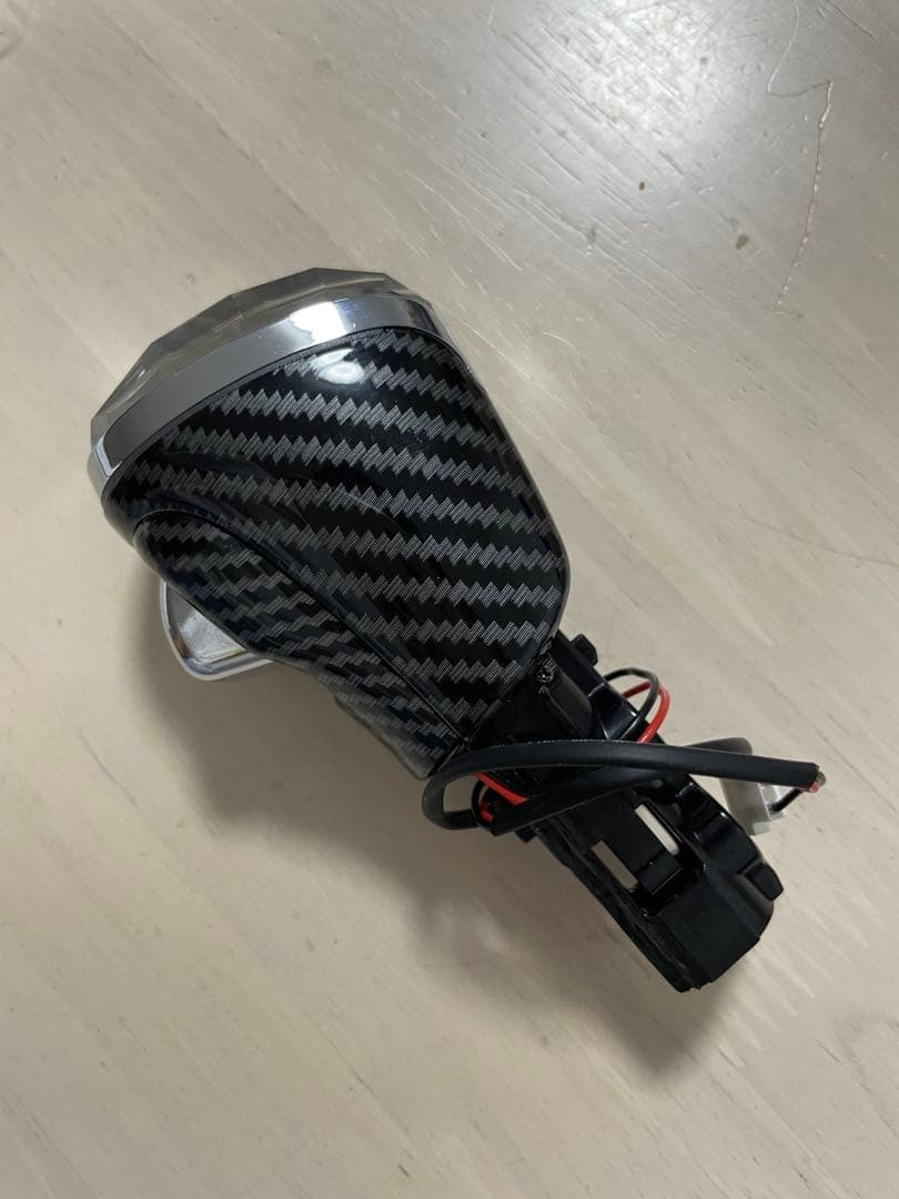 写真追加しました。ヴェゼル 専用 シフトノブ クリスタルデザイン