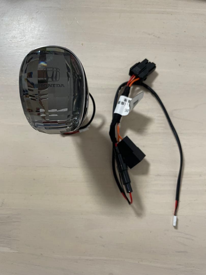 写真追加しました。ヴェゼル 専用 シフトノブ クリスタルデザイン