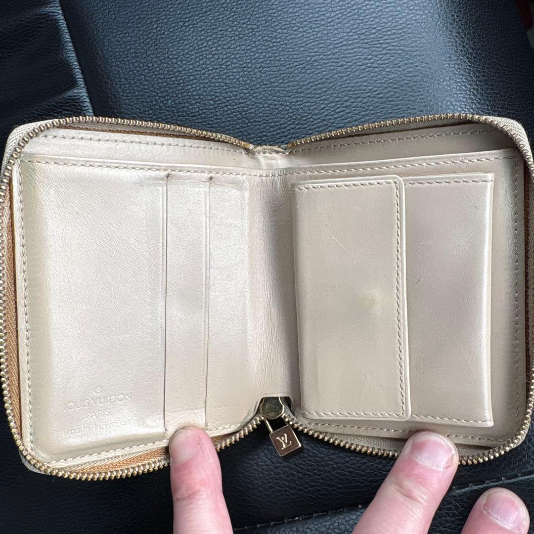 Louis Vuitton ブラックレザー 二つ折り財布