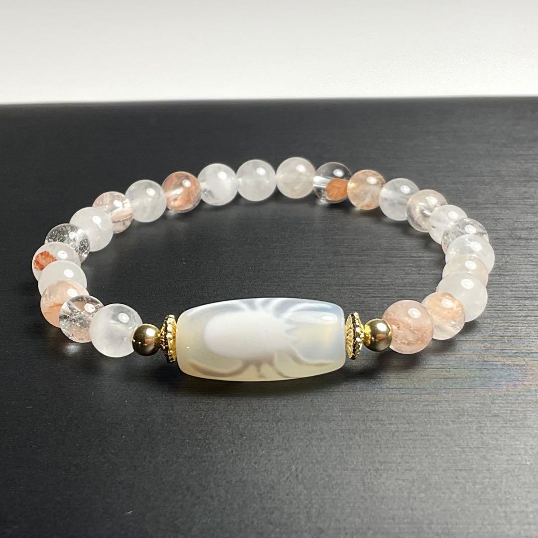 老玉髄天珠　知足常楽白天珠と6.5mmヒマラヤレッドマニカラン水晶のブレスレット