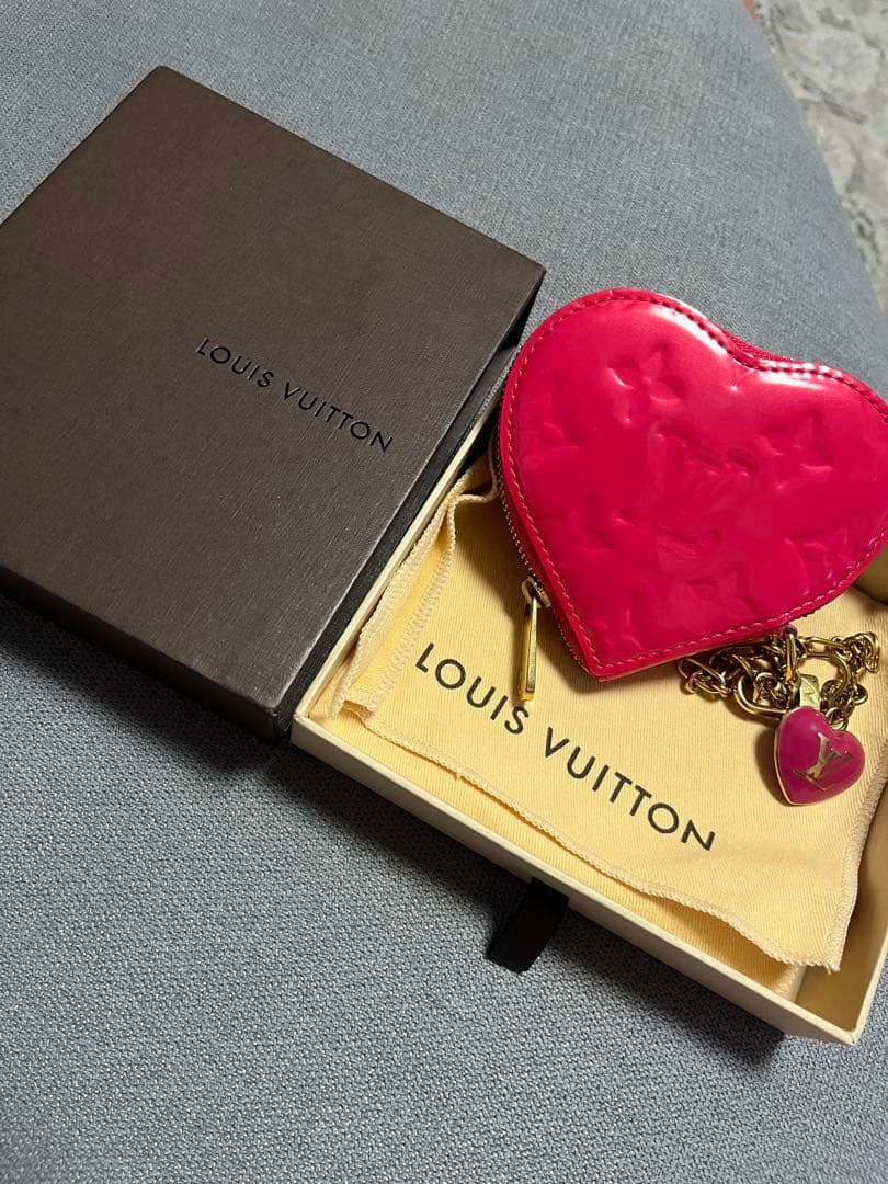 ルイヴィトン ヴェルニ ハート　チャーム付き　ケース　ピンク