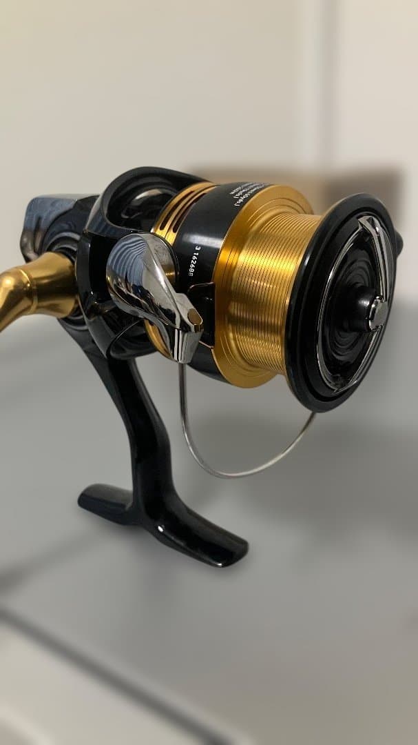 Daiwa 23Legalis LT3000-CXH スピニングリール