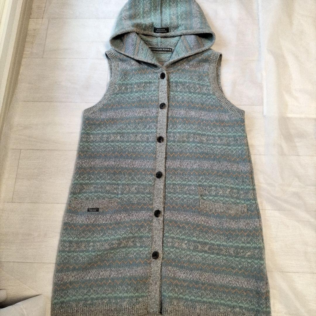 マドモアゼルノンノンフード付きニットベスト