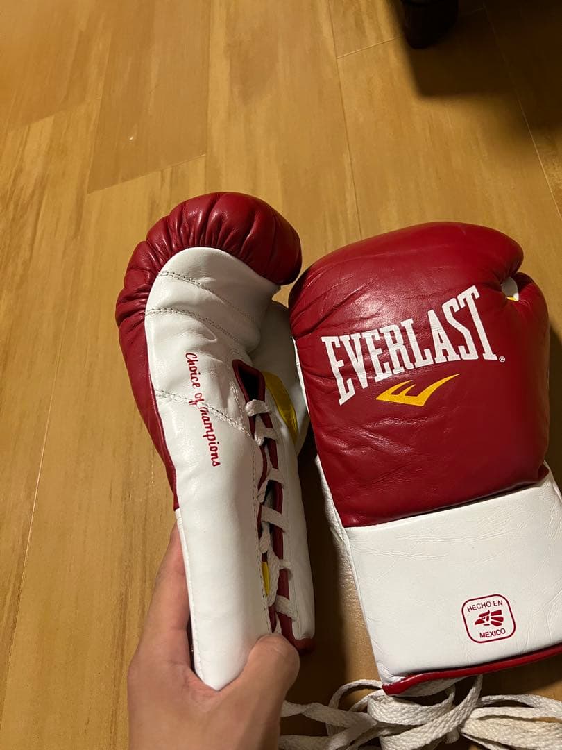 EVERLAST ボクシンググローブ 赤白 紐式 MXシリーズ　8オンス