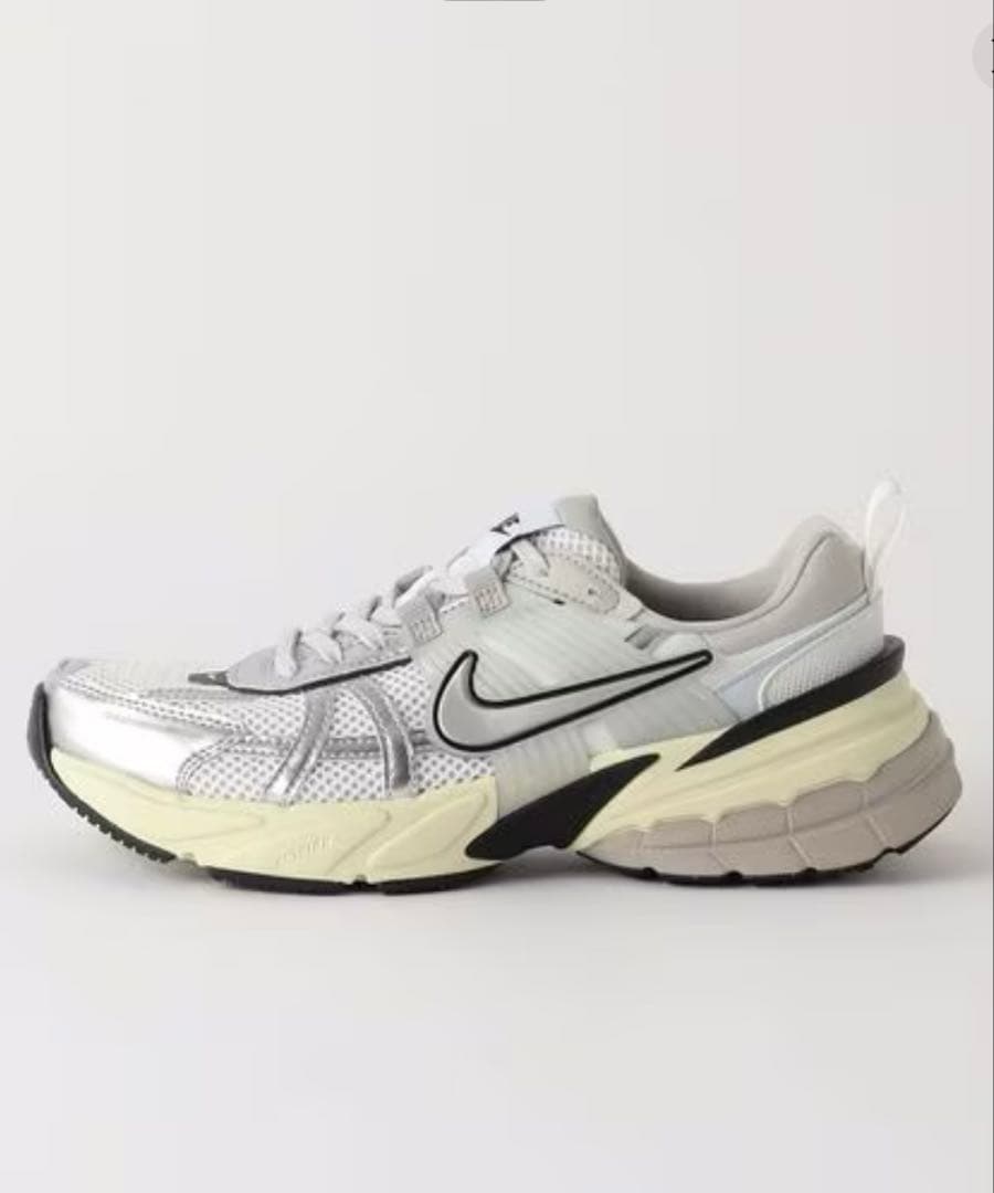 KOU☆HARU極美品＜NIKE＞ウィメンズ V2K RUN/スニーカー