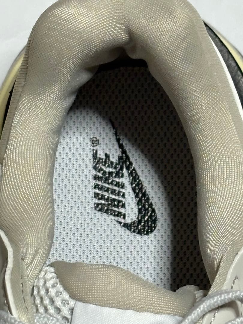 KOU☆HARU極美品＜NIKE＞ウィメンズ V2K RUN/スニーカー