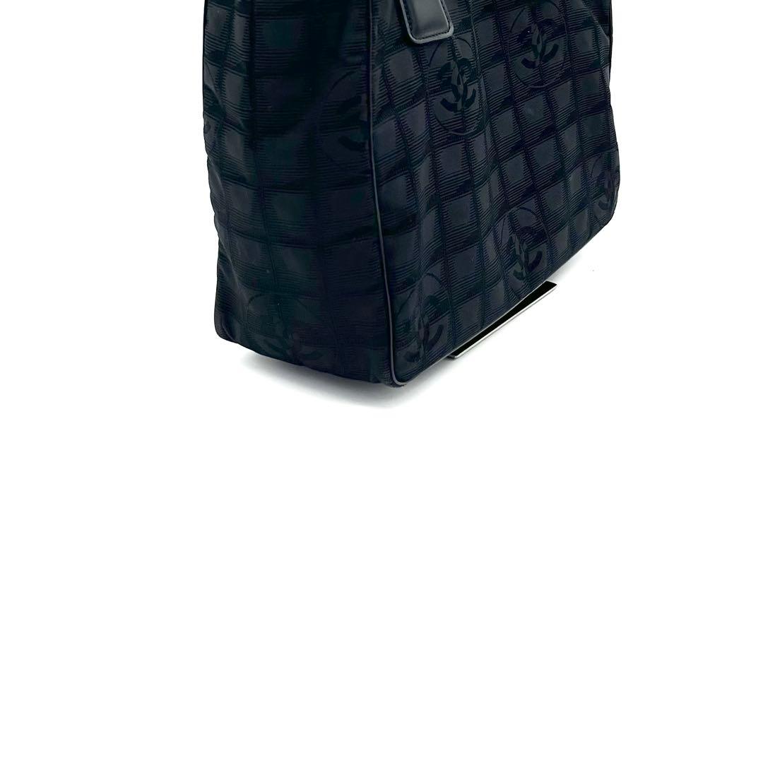 CHANELシャネル ニュートラベルラインPMトートバッグ ブラック 8番台 黒