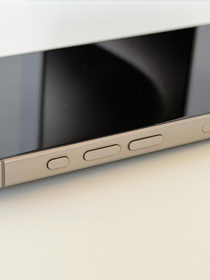 iPhone 15 Pro ナチュラルチタニウム SIMフリー 美品 箱あり