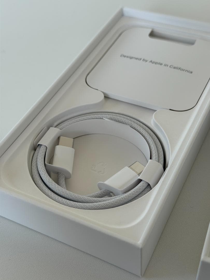 iPhone 15 Pro ナチュラルチタニウム SIMフリー 美品 箱あり