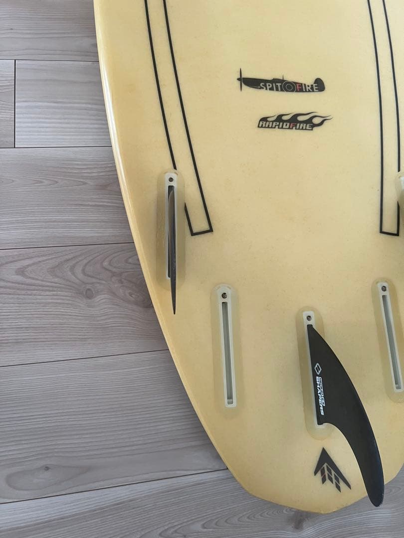 FIREWIREファイヤーワイヤーSpitfire 5’8” フィン付き初心者