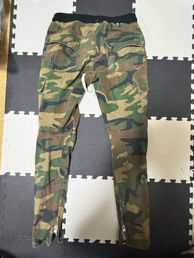 ミニマル 迷彩カーゴパンツ