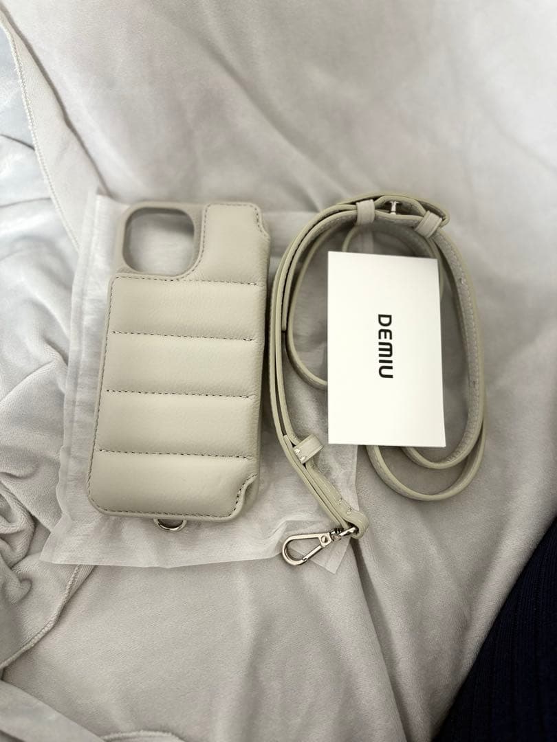 【新品】DEMIUiPhone15 BALLON パール　【箱以外！】