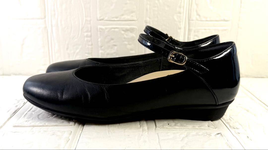 ペダラ レザーエナメルストラップパンプス サイズ23㎝