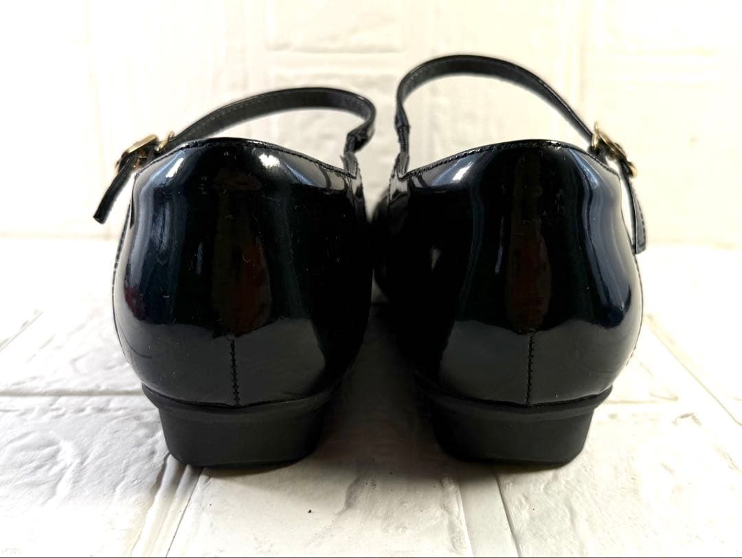 ペダラ レザーエナメルストラップパンプス サイズ23㎝