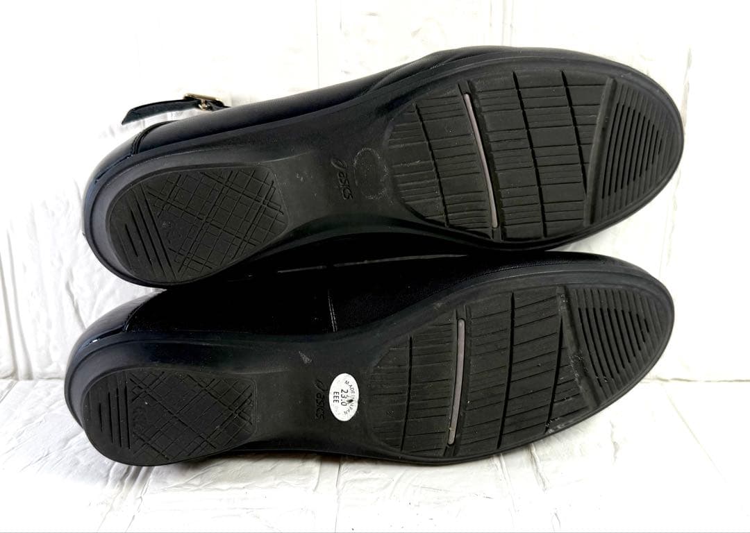 ペダラ レザーエナメルストラップパンプス サイズ23㎝