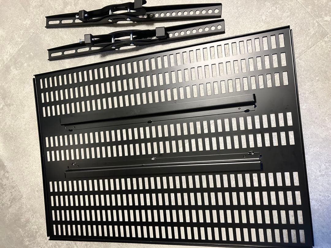 新品　壁美人　Ｌサイズ37-65型対応　ブラック　説明書・付属品あり