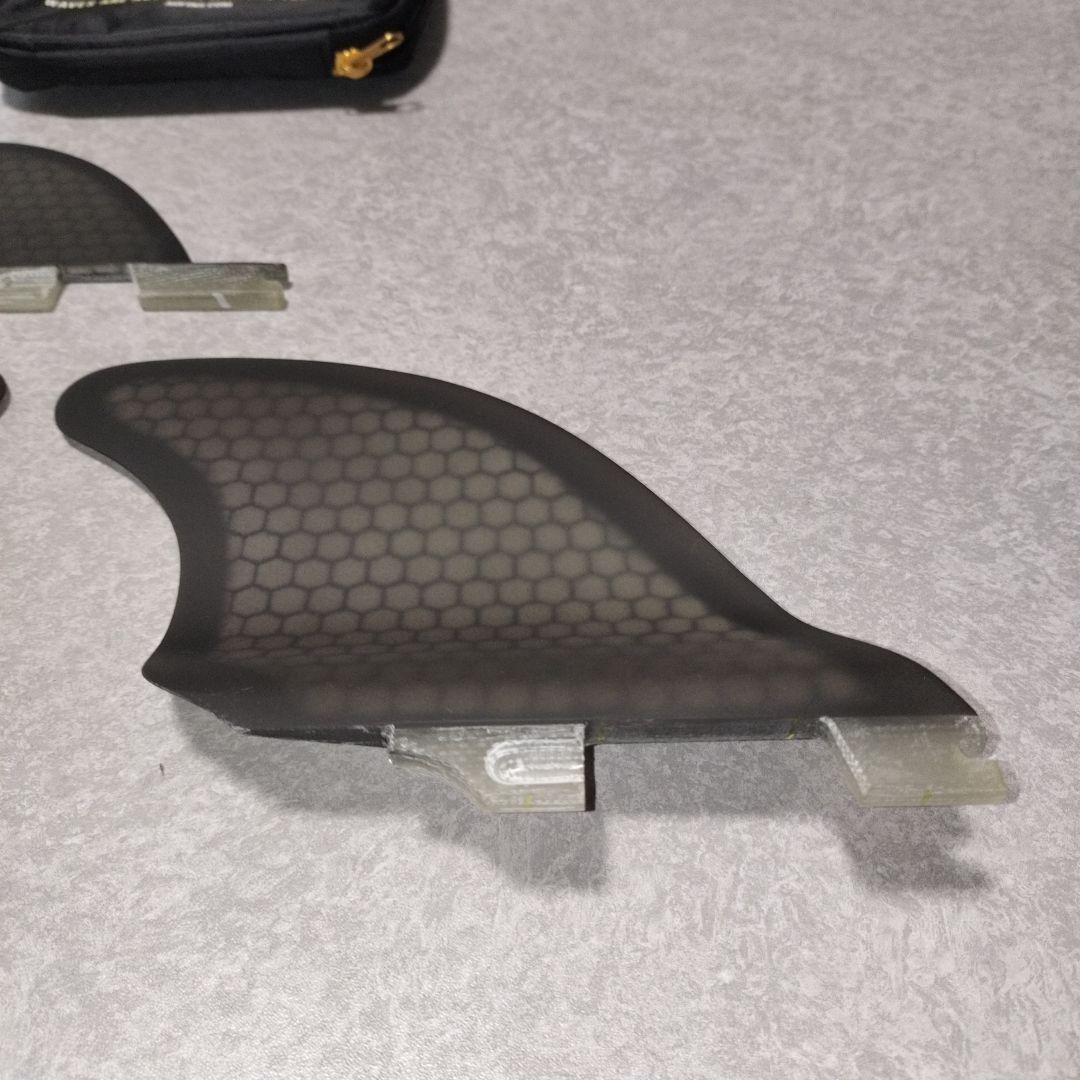 AU FINS KILOS ２＋１ FCS2 ツイン スタビ キール