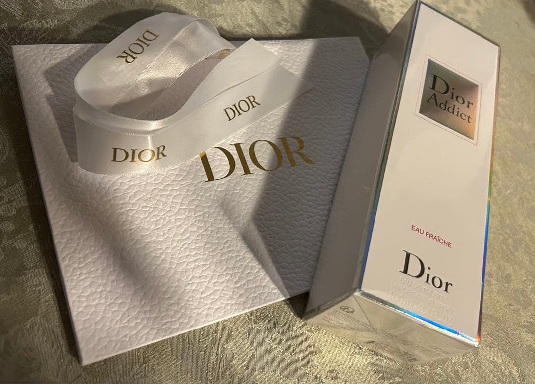 未開封　ショッパー付　Dior Addict Eau Fraîche 100ml