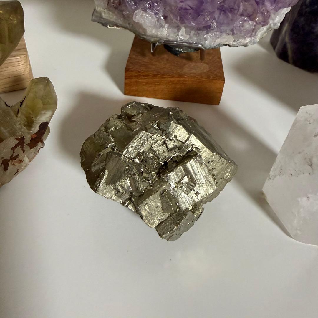 【特価】アメジスト 天然石 8点セット 水晶 フローライト 原石　計1.9kg!