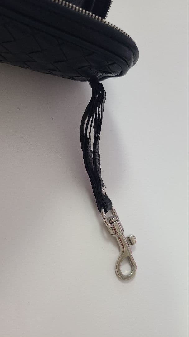 BOTTEGA VENETA イントレチャート ブラック レザー キーケース