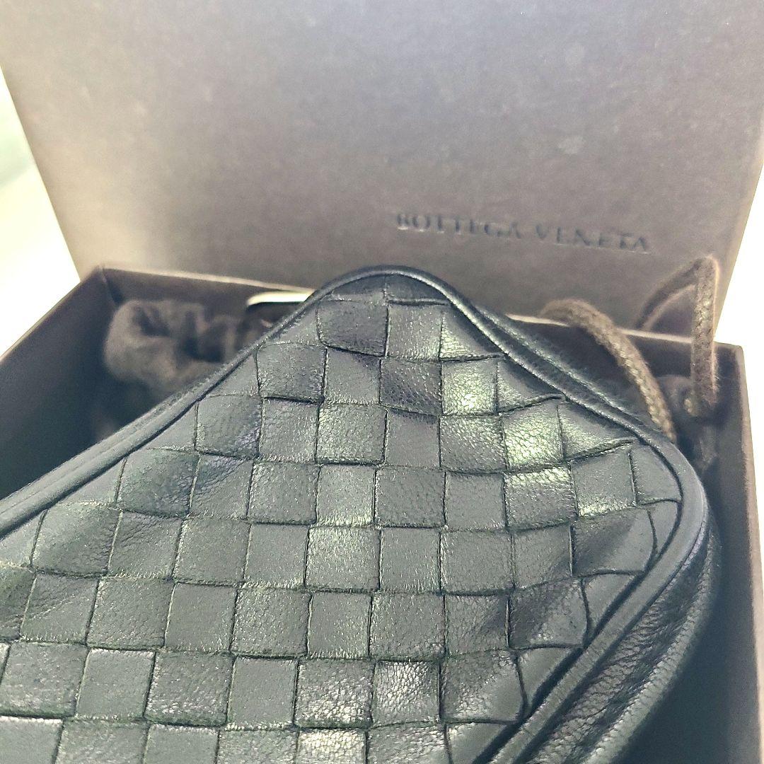 BOTTEGA VENETA イントレチャート ブラック レザー キーケース