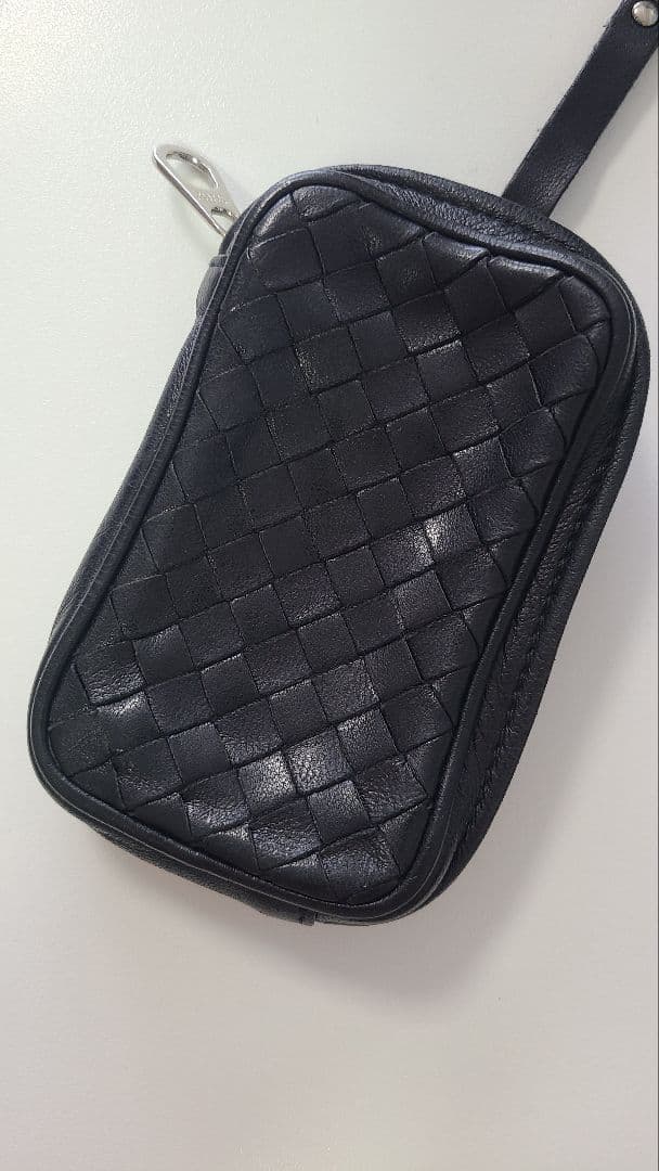 BOTTEGA VENETA イントレチャート ブラック レザー キーケース