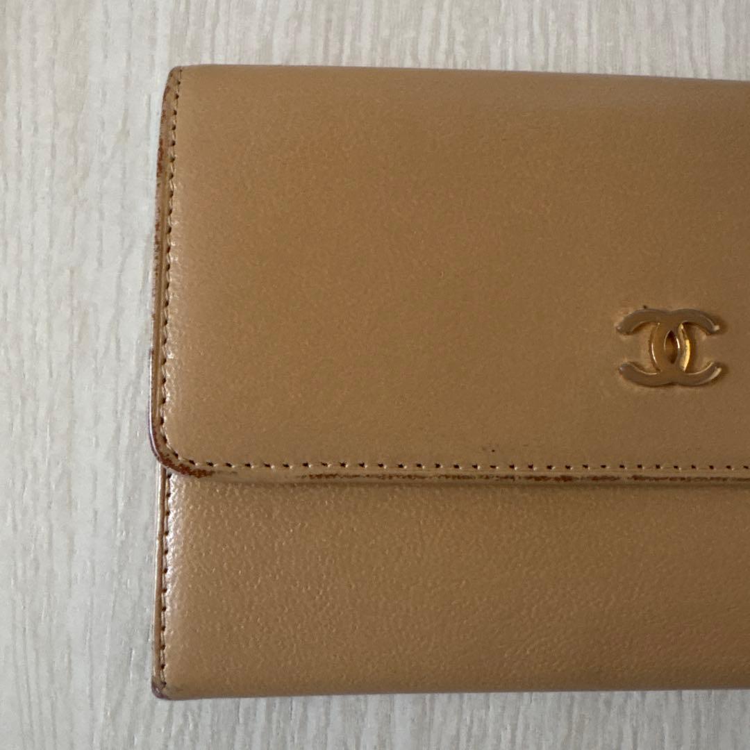 CHANEL シャネル　二つ折り財布　ベージュ