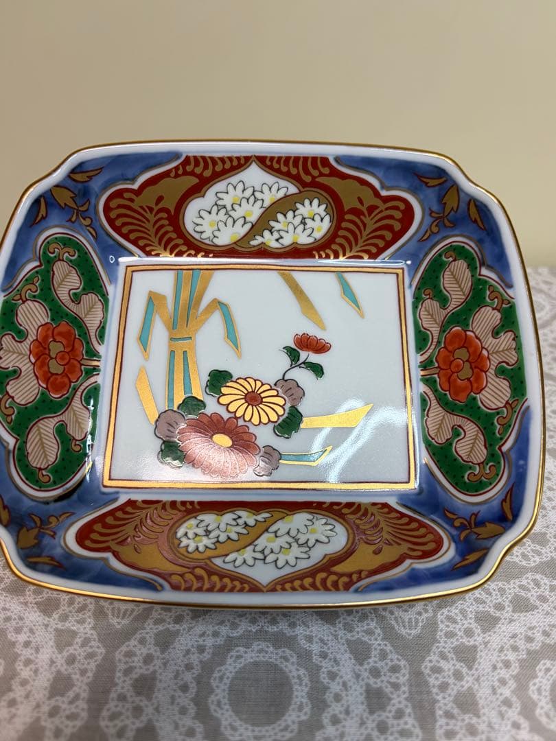 和風模様の陶磁器皿4枚セット