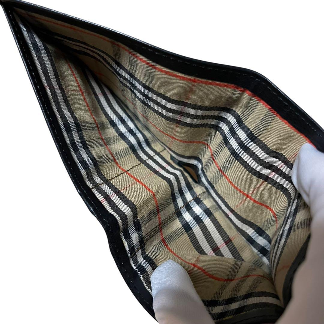 未使用✨バーバリー　ロゴ型押し　財布　二つ折り　ブラック　本革　ノバチェック