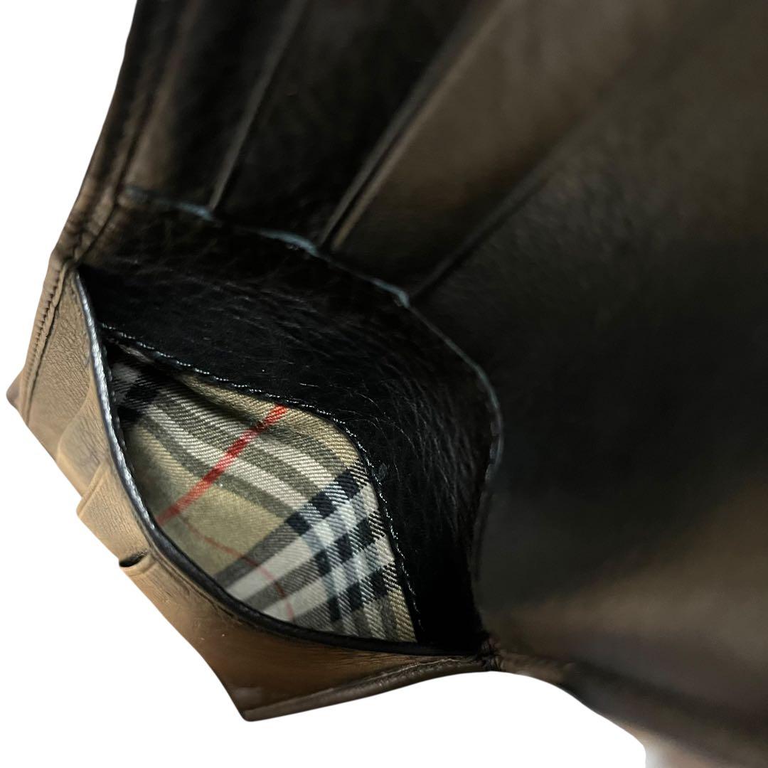 未使用✨バーバリー　ロゴ型押し　財布　二つ折り　ブラック　本革　ノバチェック