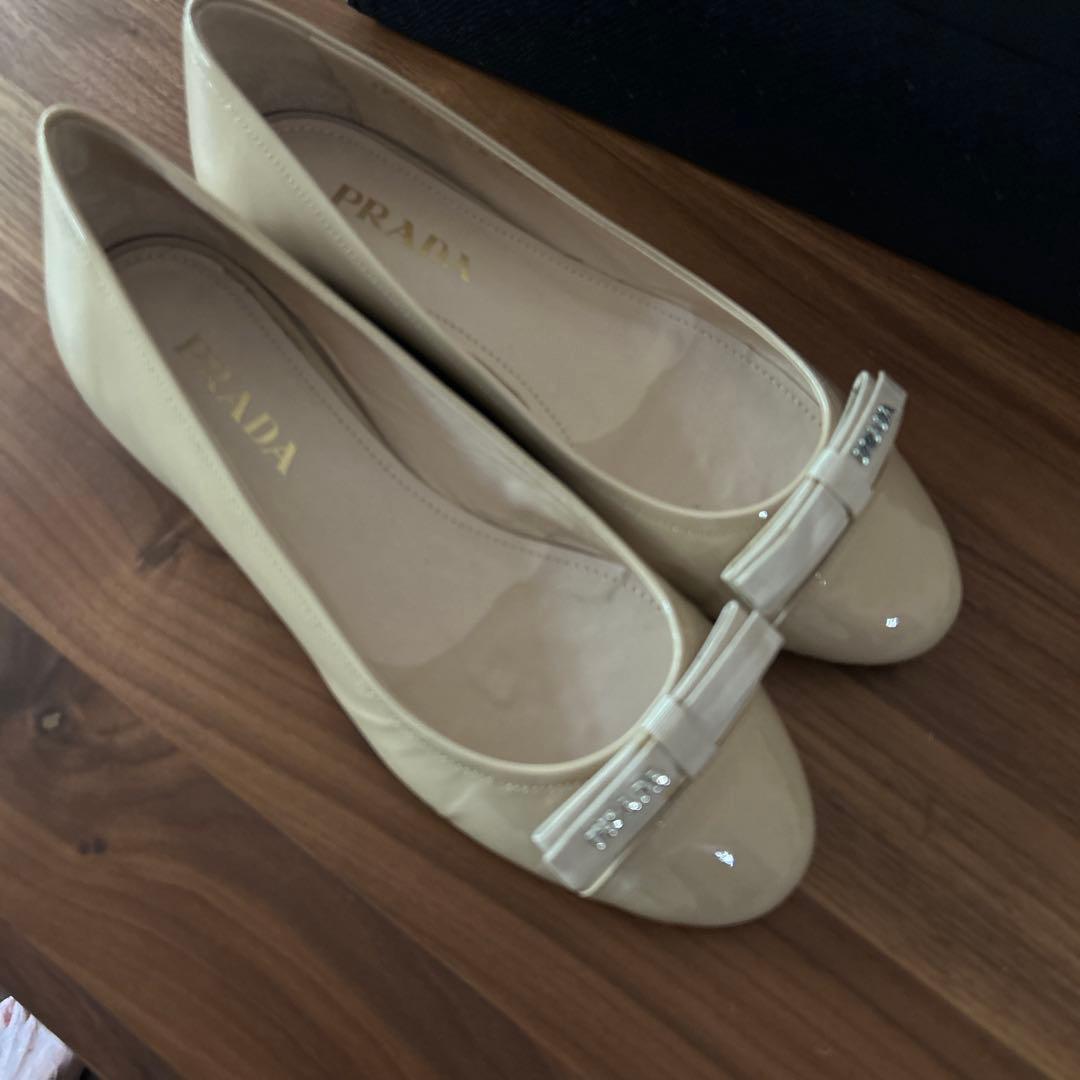 PRADA ベージュ バレエシューズ